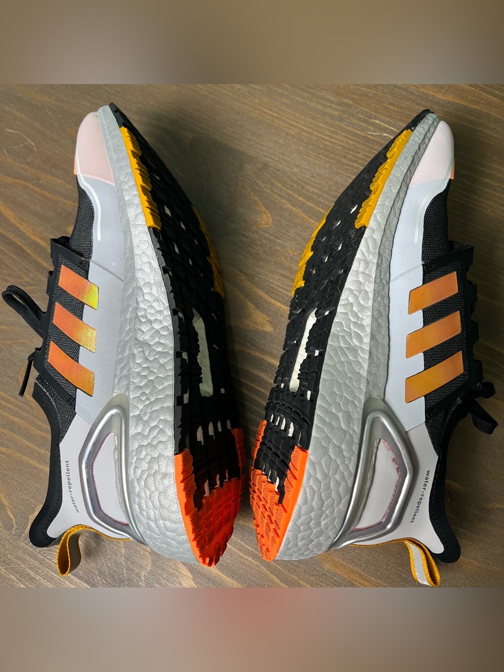 ADIDAS Ultra Boost Winter.RDY Running Shoes Black Signal Orange Size 9.5 Men's - Picture 10 of 14